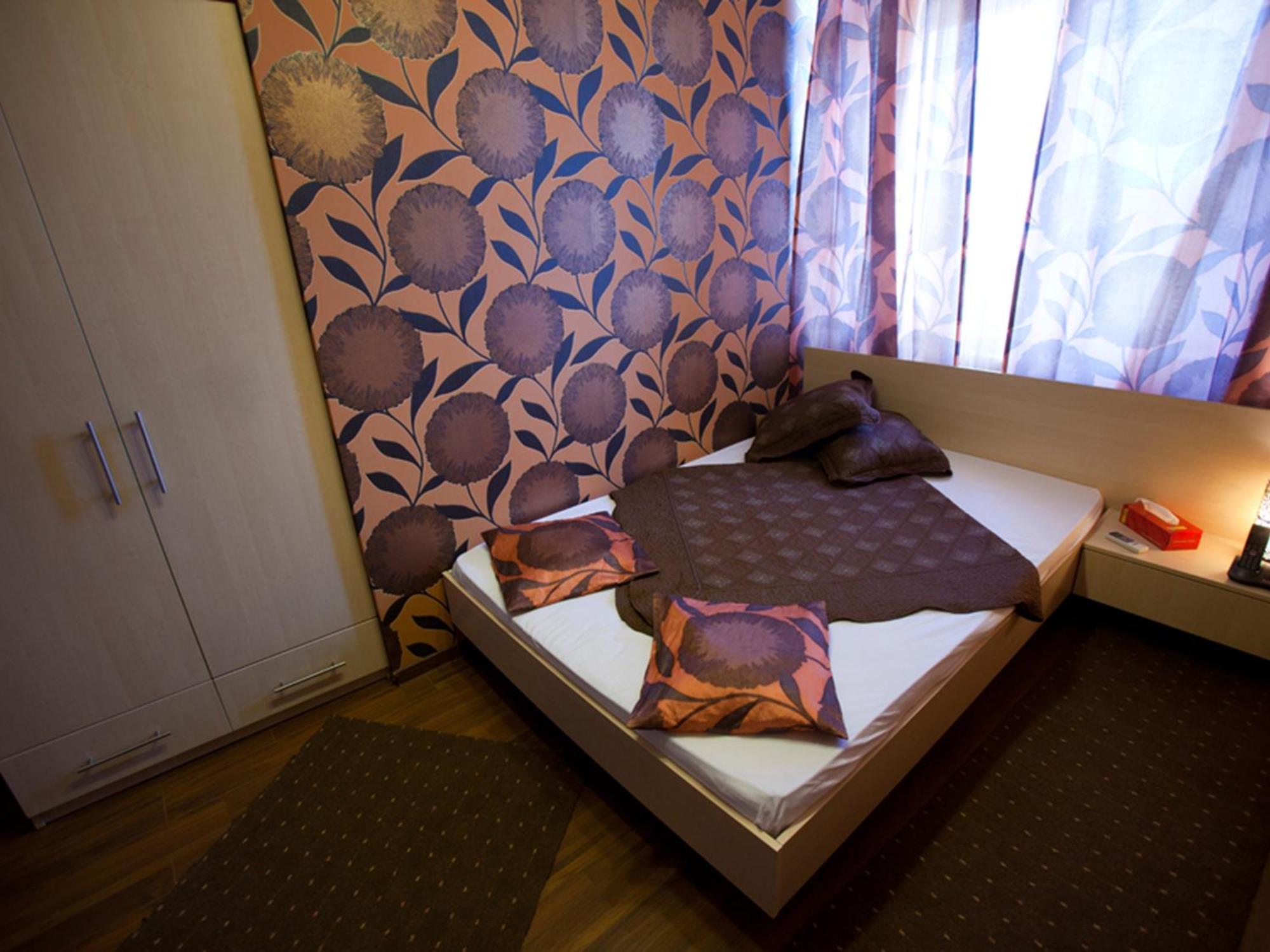 Hotel La Gil Bucharest Room photo