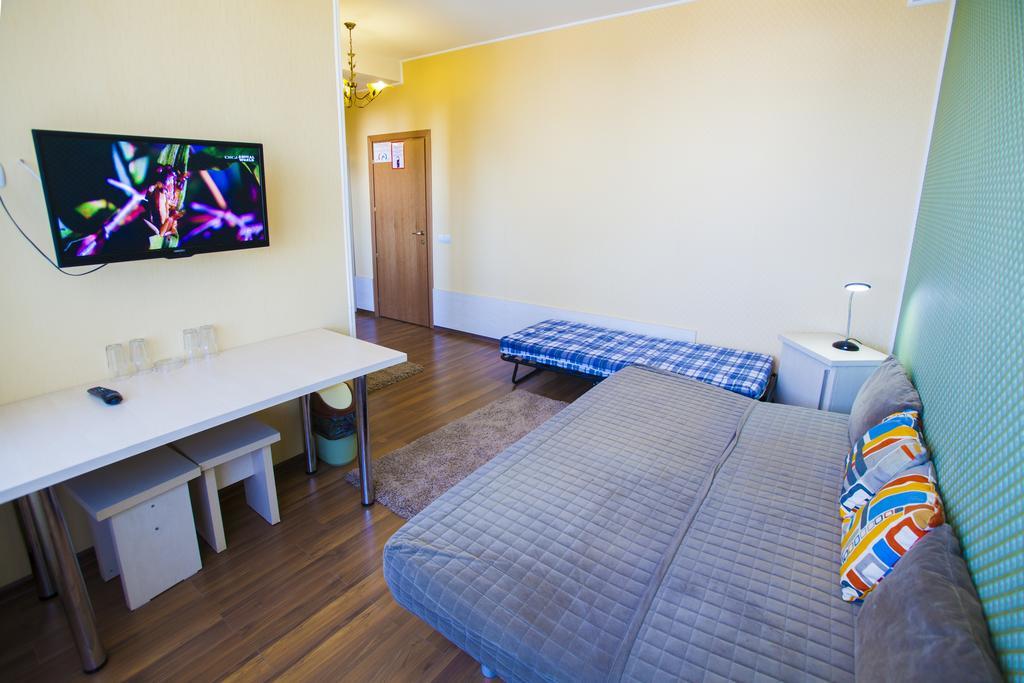 Hotel La Gil Bucharest Room photo