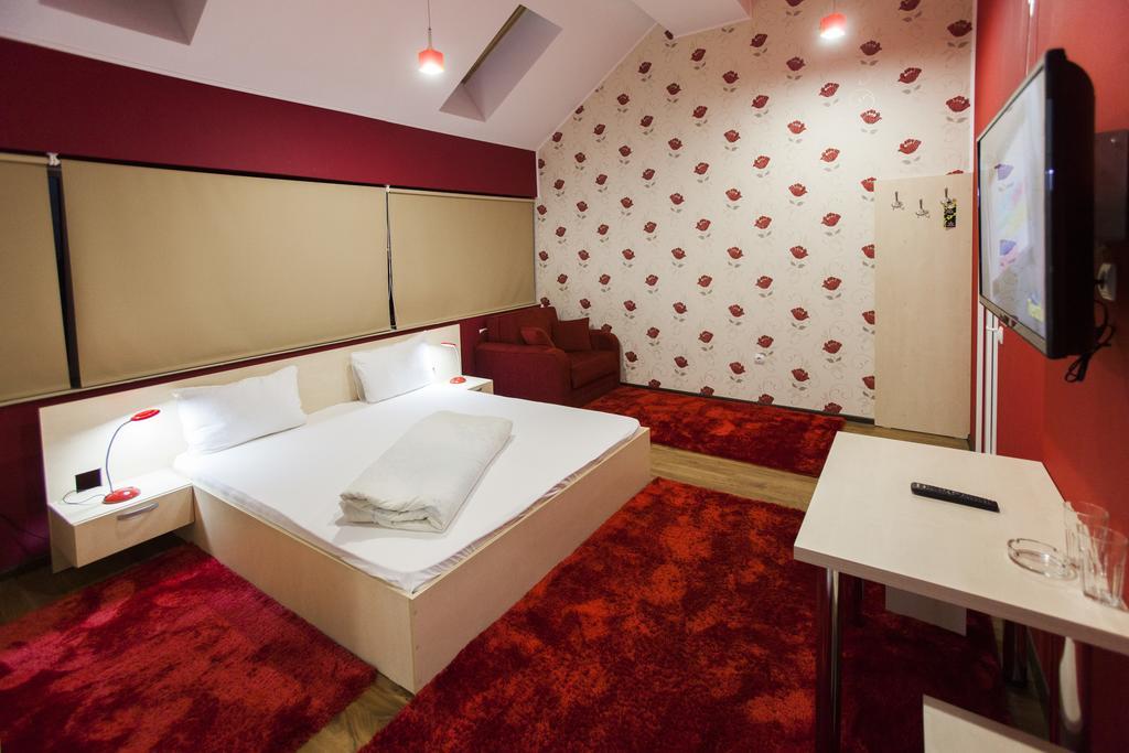 Hotel La Gil Bucharest Room photo