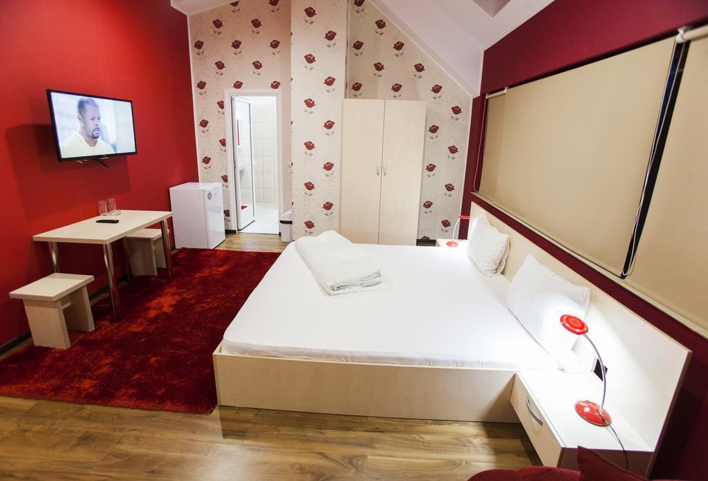 Hotel La Gil Bucharest Room photo