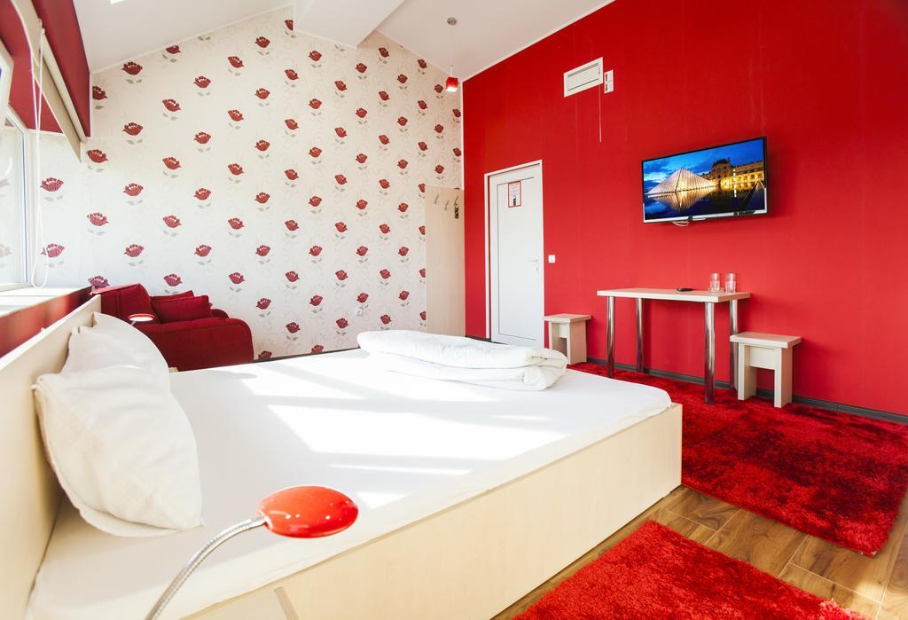 Hotel La Gil Bucharest Room photo