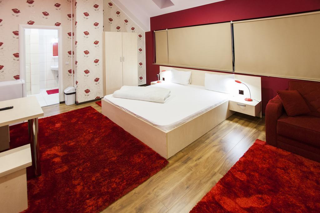 Hotel La Gil Bucharest Room photo